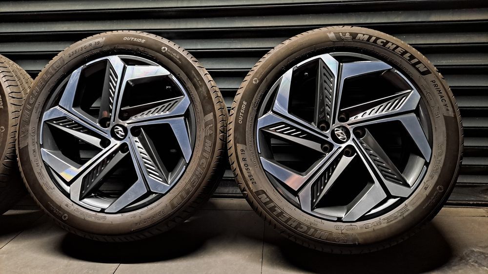 Koła Felgi Hyundai Tuscon IV Oryginał 235/50 19   2022 Rok