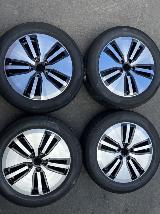 Диски ориг Volkswagen 5x112 R17 dia57,1 ET