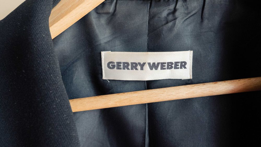 Czarny żakiet damski Gerry Weber