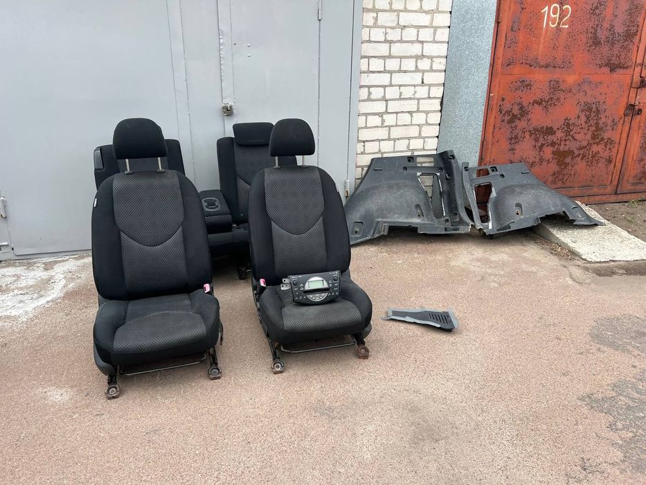 Продам сидіння весь салон до toyota rav4  lll  покоління 2006-2012 год