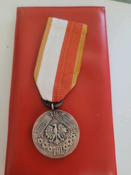 Order PRL. Walka, praca socjalizm
