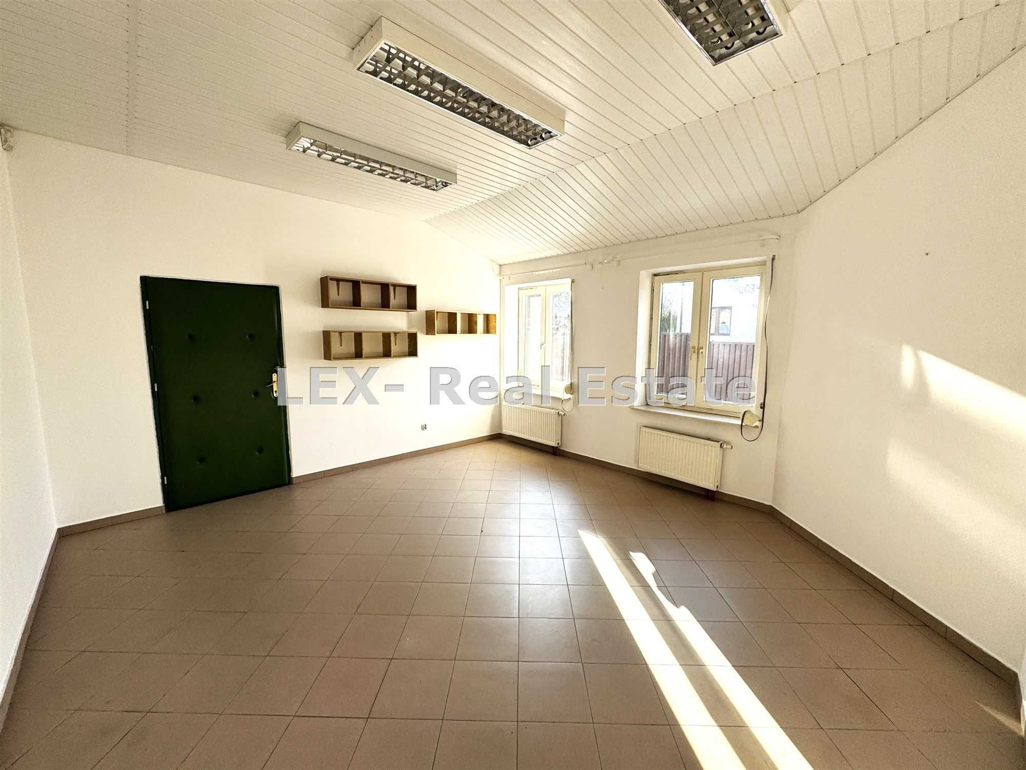 Do wynajęcia lokal biurowy 100 m2 w Pruszkowie.