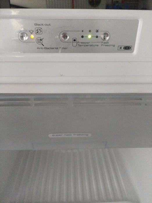 Frigorífico de duas portas no frost Whirlpool