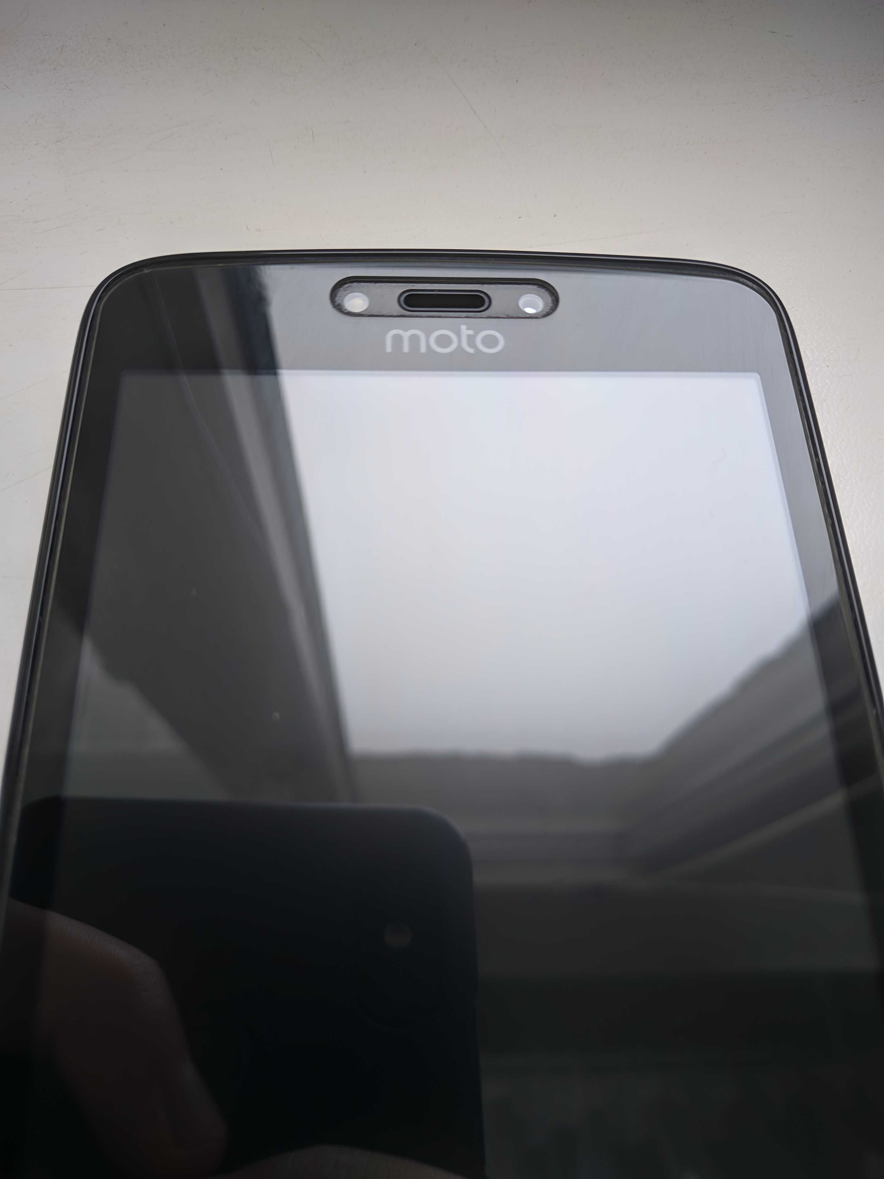 Мобильный телефон Motorola Moto C (XT1750) White Смартфон