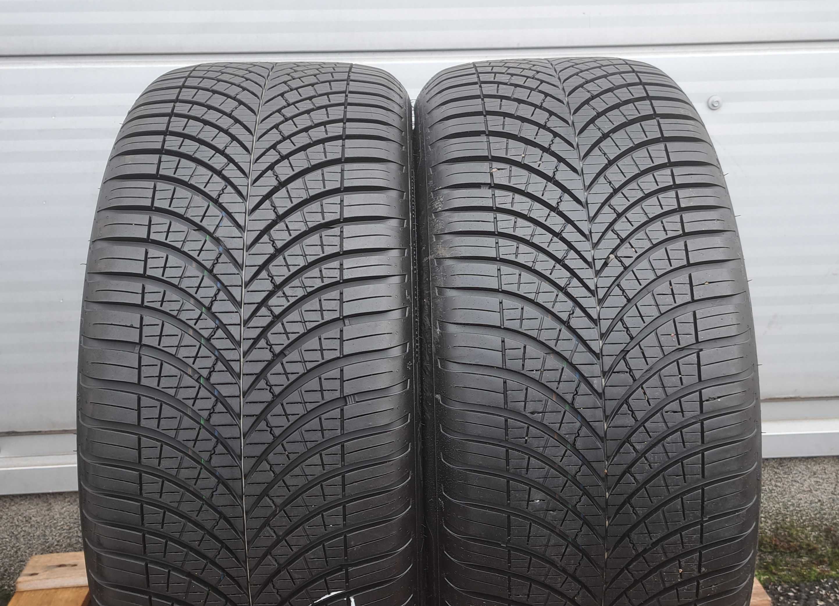 2x opona całoroczna 255/40/20 GoodYear Vector 4seasons Gen III XL 2022