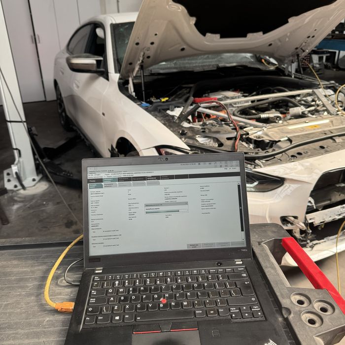 Naprawa elektrycznych/hybrydowych BMW po wypadku.