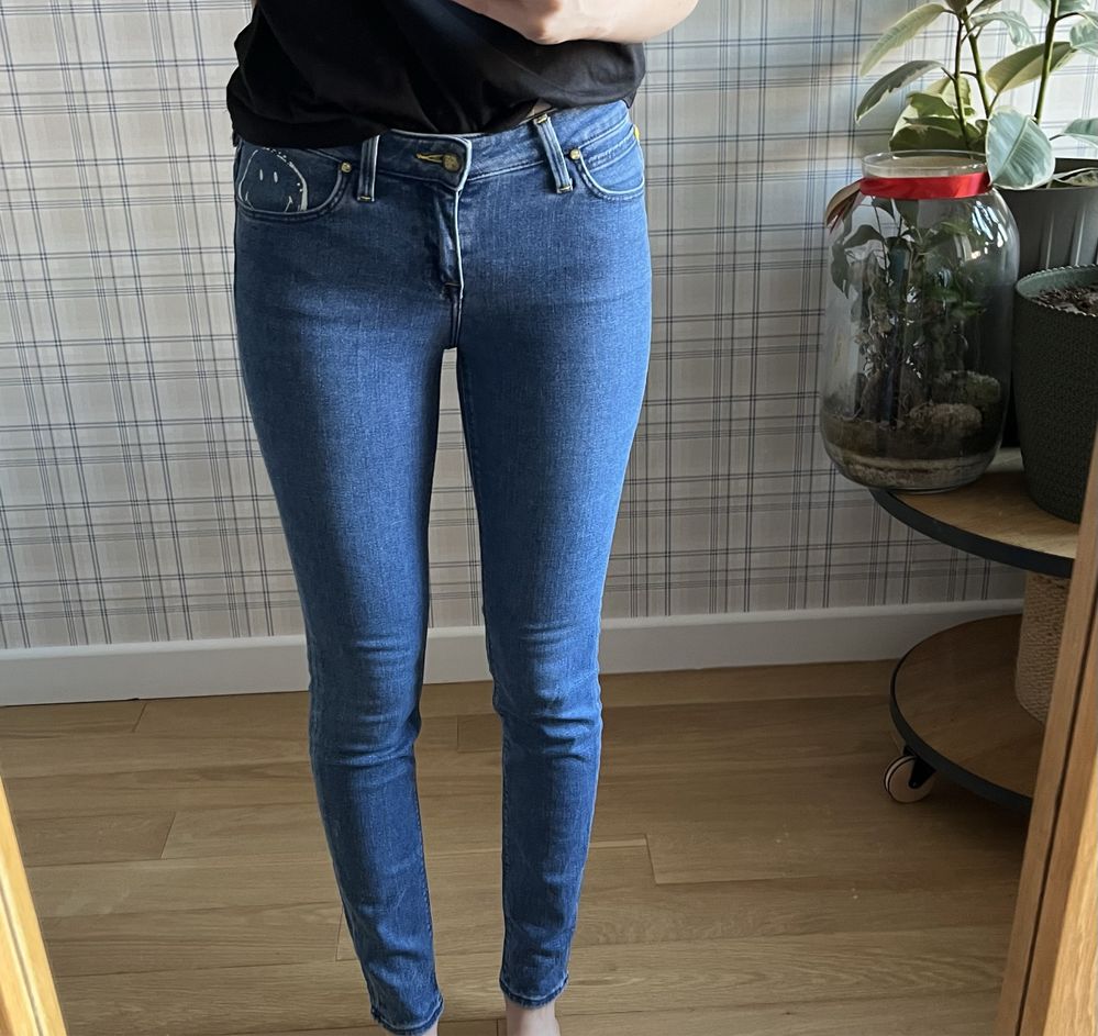 Lee Scarlett W27 L33
