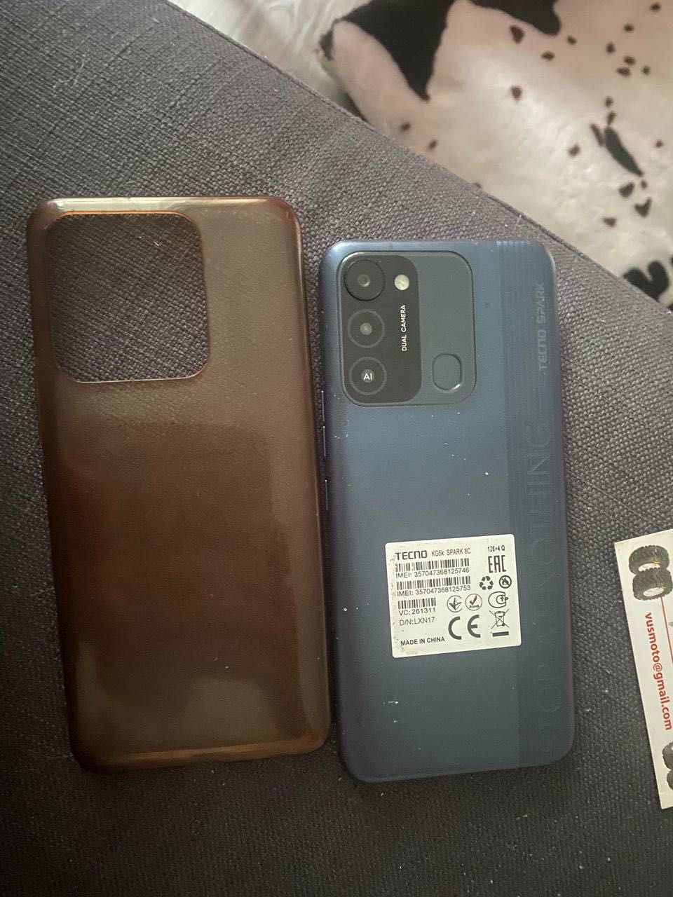 TECNO Spark 8C трішки побитий екран так все працює добре