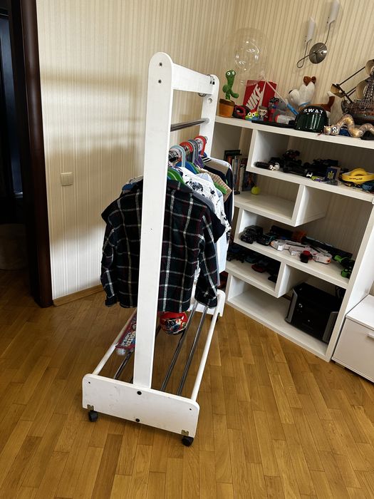 Стійка для одягу дитяча