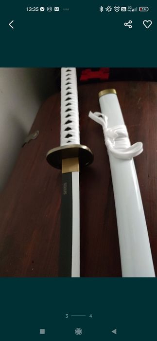 Bialy miecz katana drewniany z pochwą