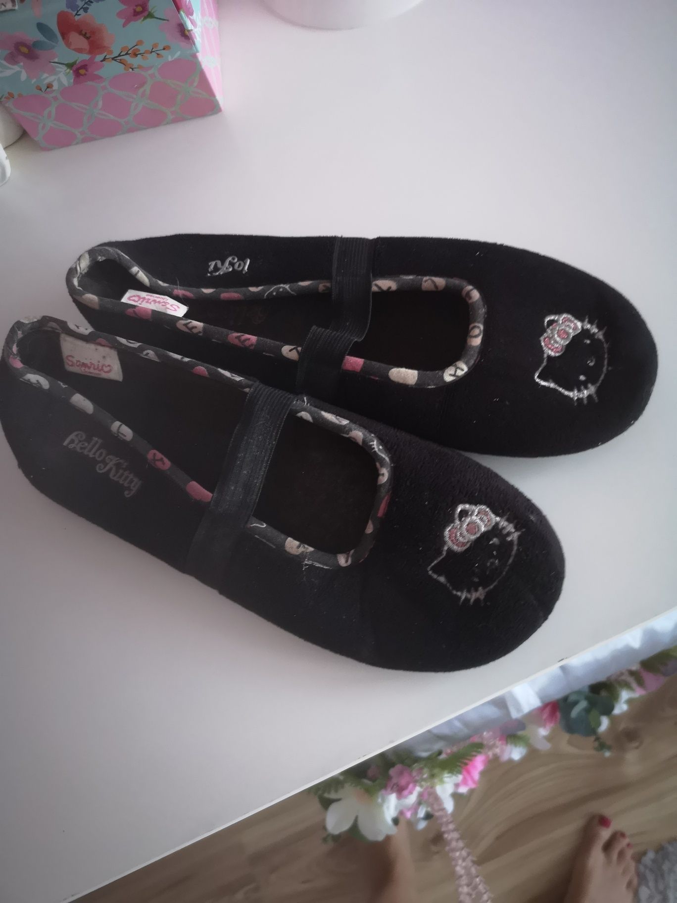 Buty Hello Kitty baleriny balerinki Hello Kitty czarno-różowe 40-41