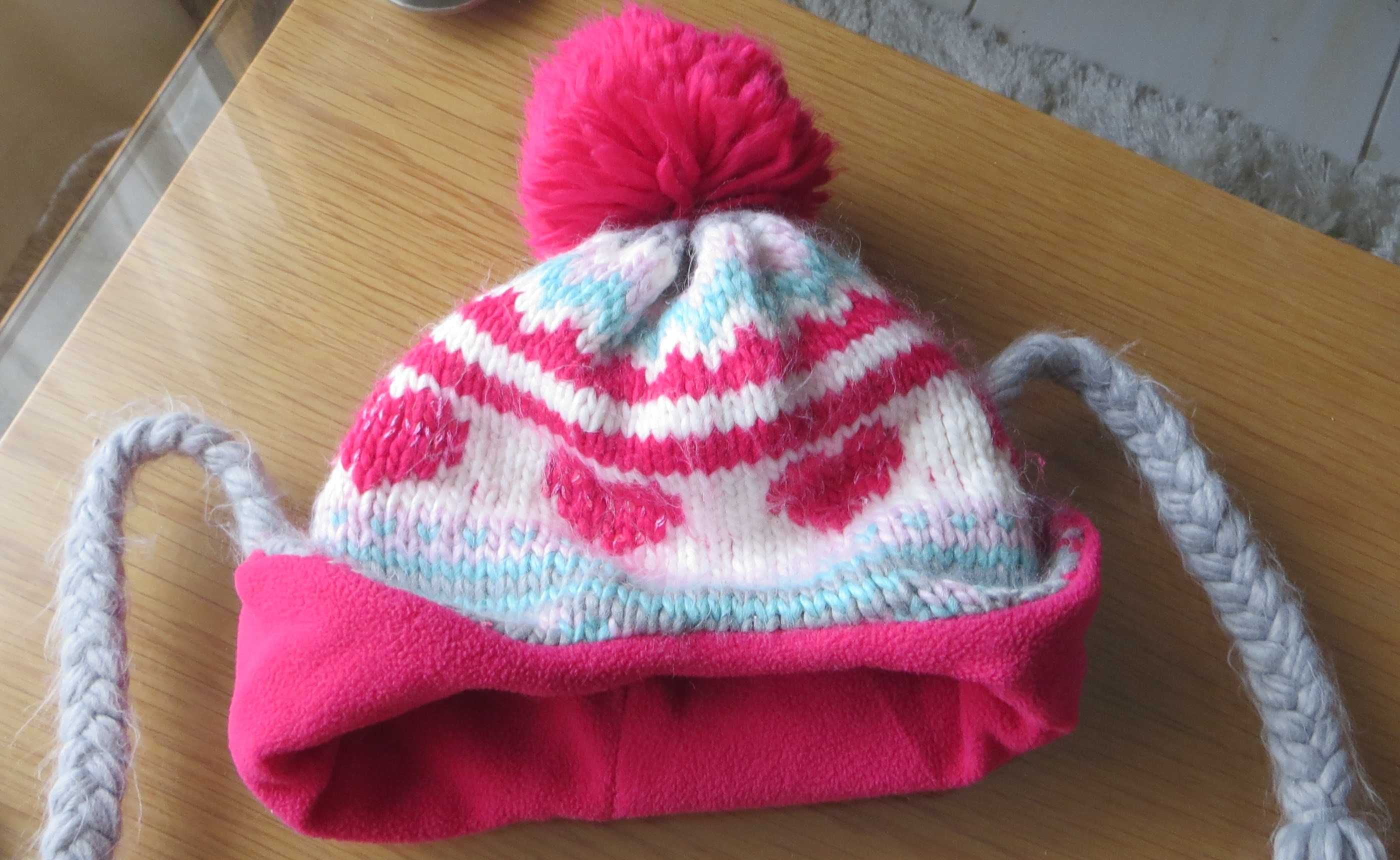 Gorro malha, forrado a algodão, pompom e proteção ouvidos