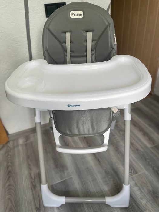 Стіл для годування