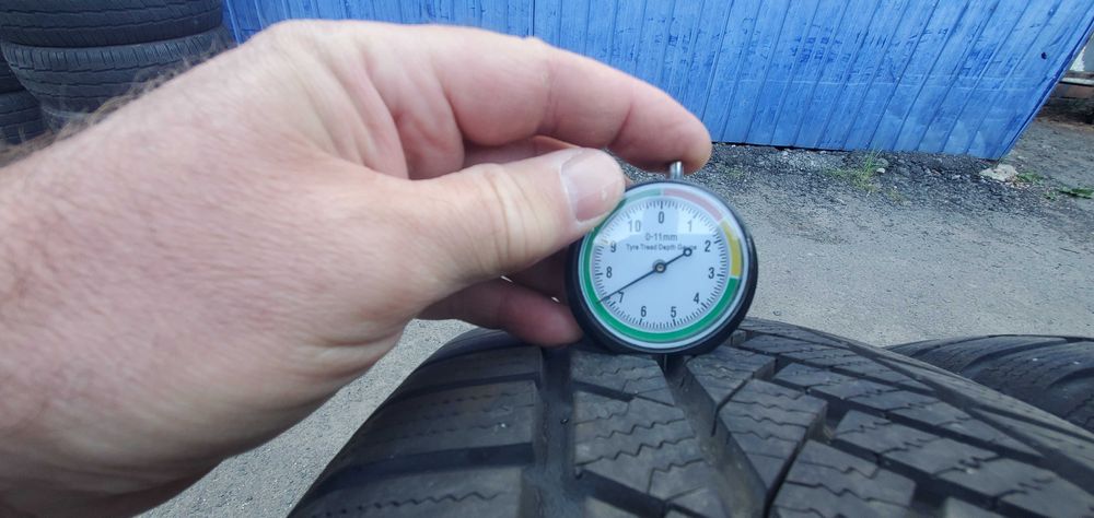 Зимові шини 235 60 R18 Continental TS850P, Pirelli Scorpion Winter