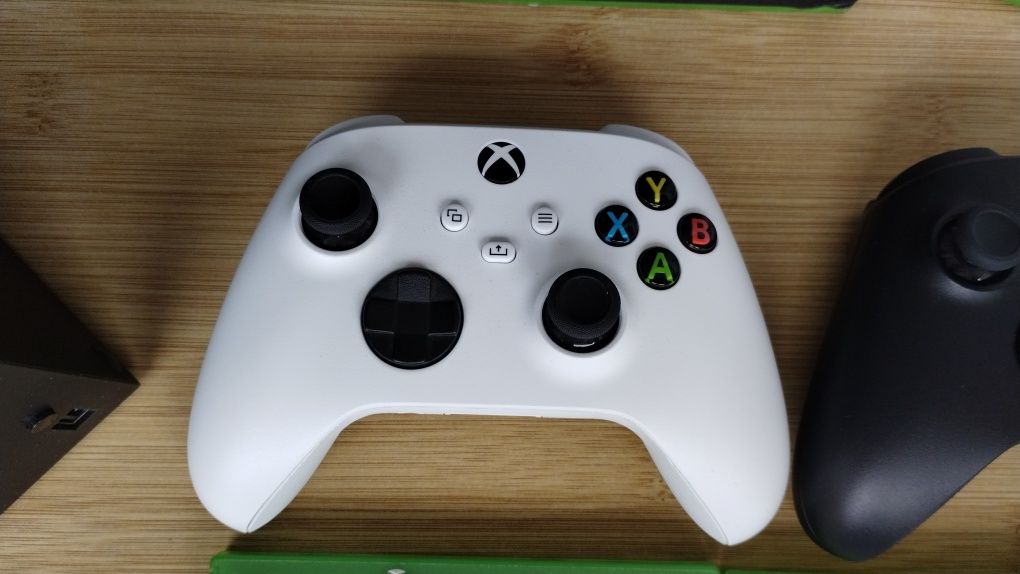 Xbox Series X 1TB / 2x Pad /Gry + GamePass!
