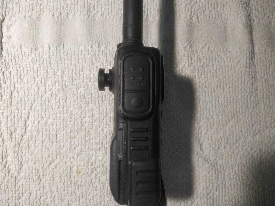 Рація Yaesu VX-7R