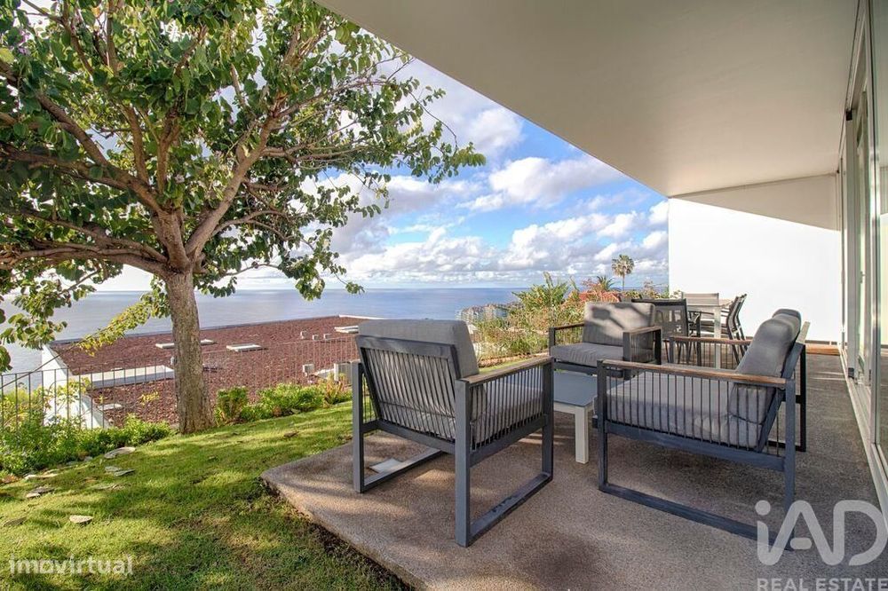 Casa / Villa T3 em São Martinho de 311,00 m2