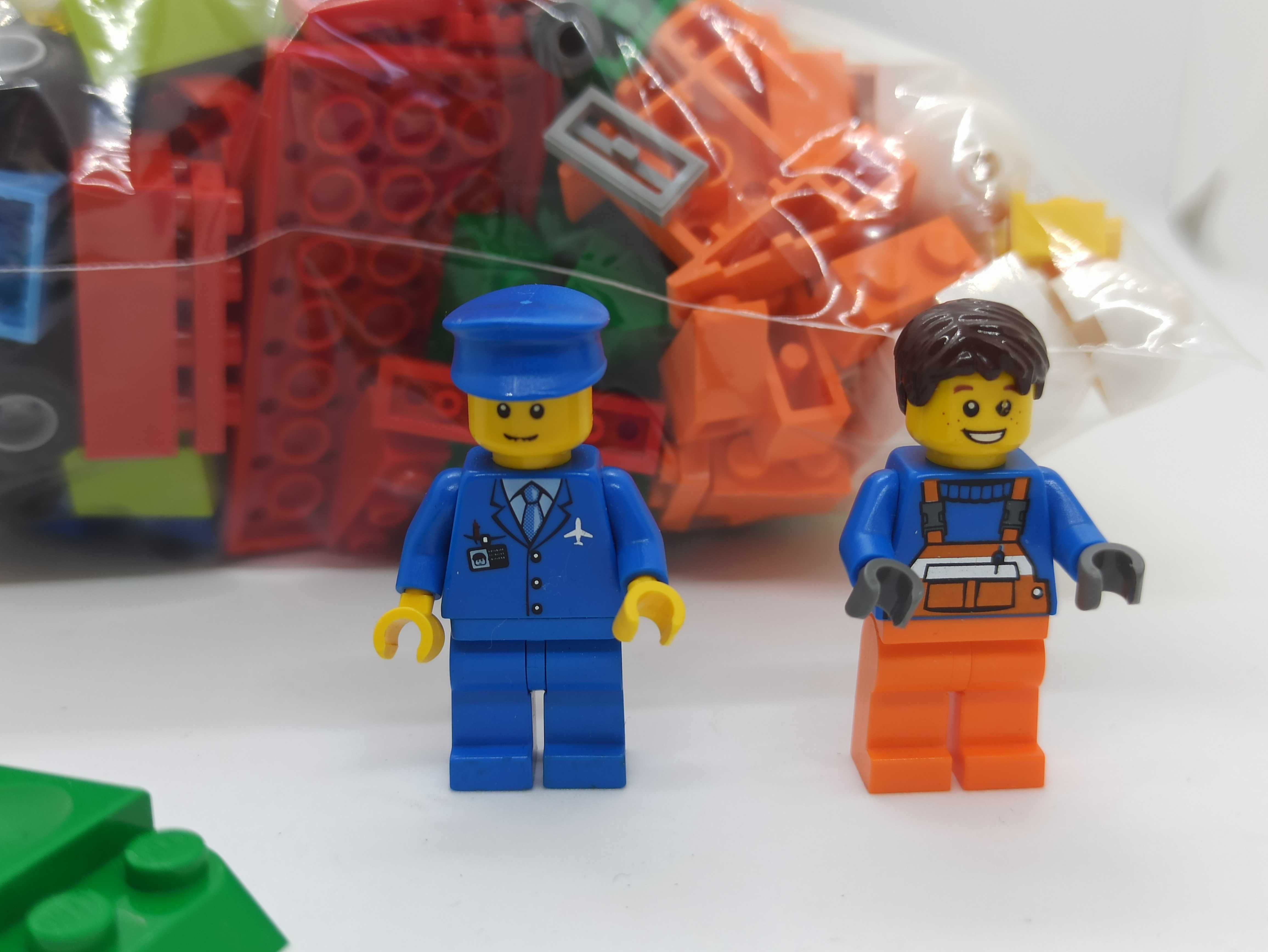 Lego 5933 Airport Building Set Creator