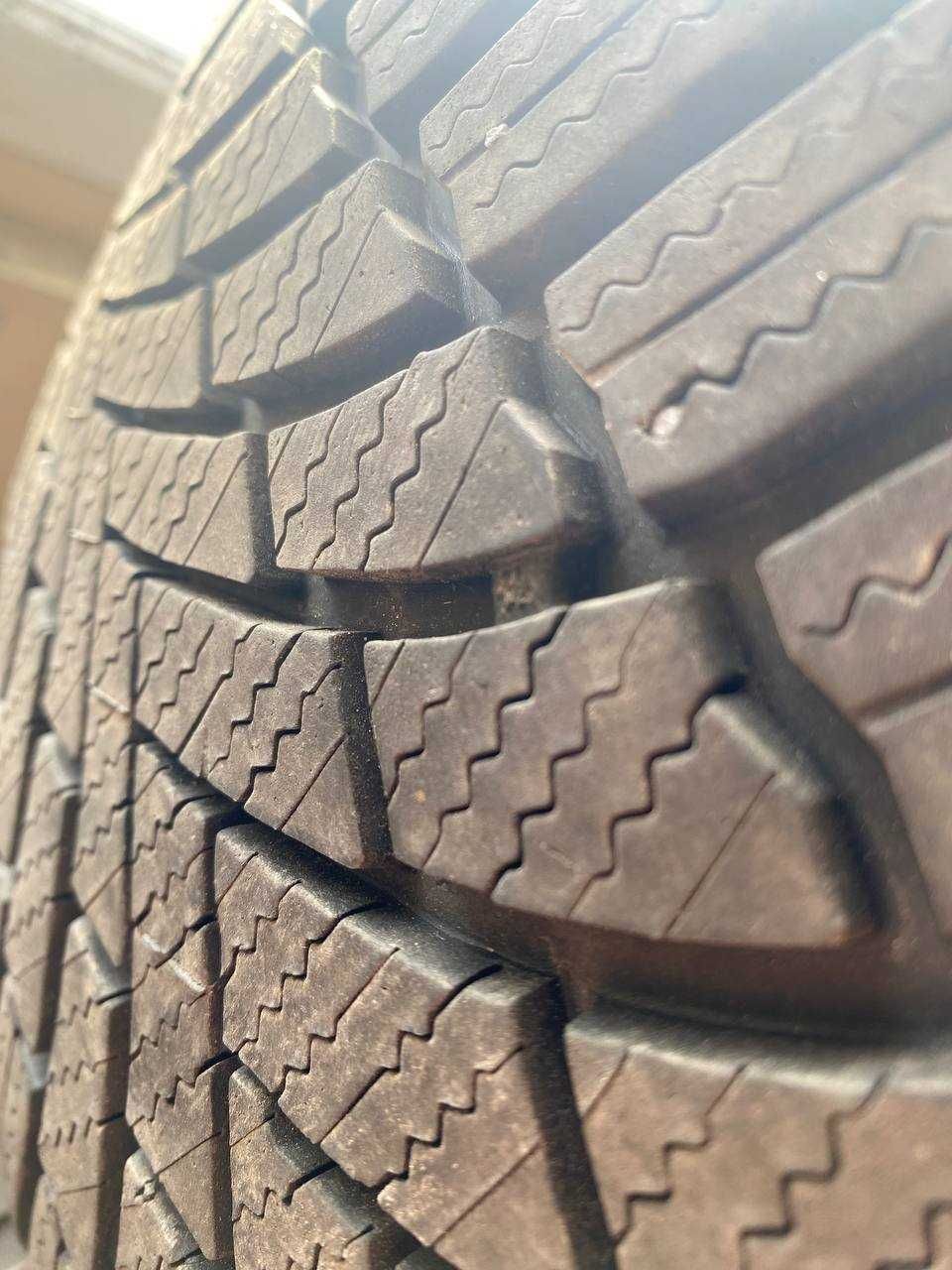 Зимняя резина шины Bridgestone 235 60 R18