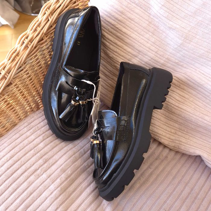 Нові лакові черевики Zara 33 розмір. туфлі шкільні лофери зара туфли