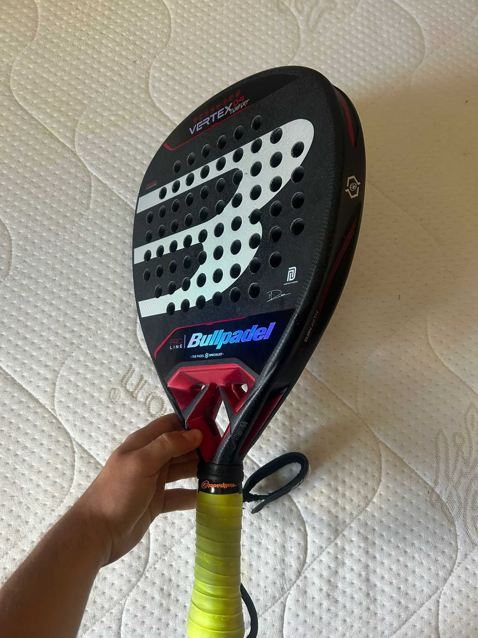 Raquete de Padel: BULLPADEL VERTEX 04 COMFORT - Sem riscos, sem danos!