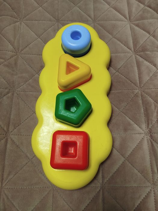 Сортер магічні фігурки. Великий сортер геометричних фігур