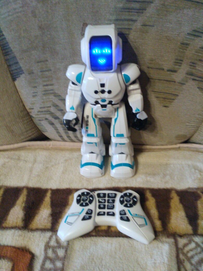 Интерактивный Робот Робби Xtrem Bots