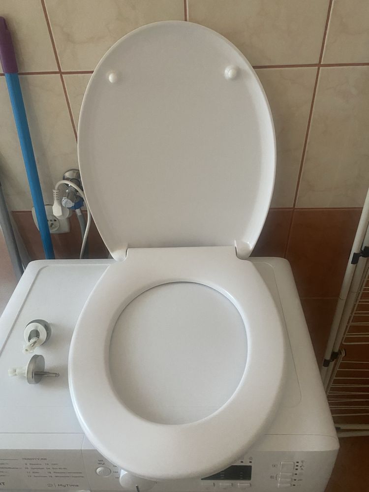 Wolnoopadająca deska sedesowa Cascata  Action