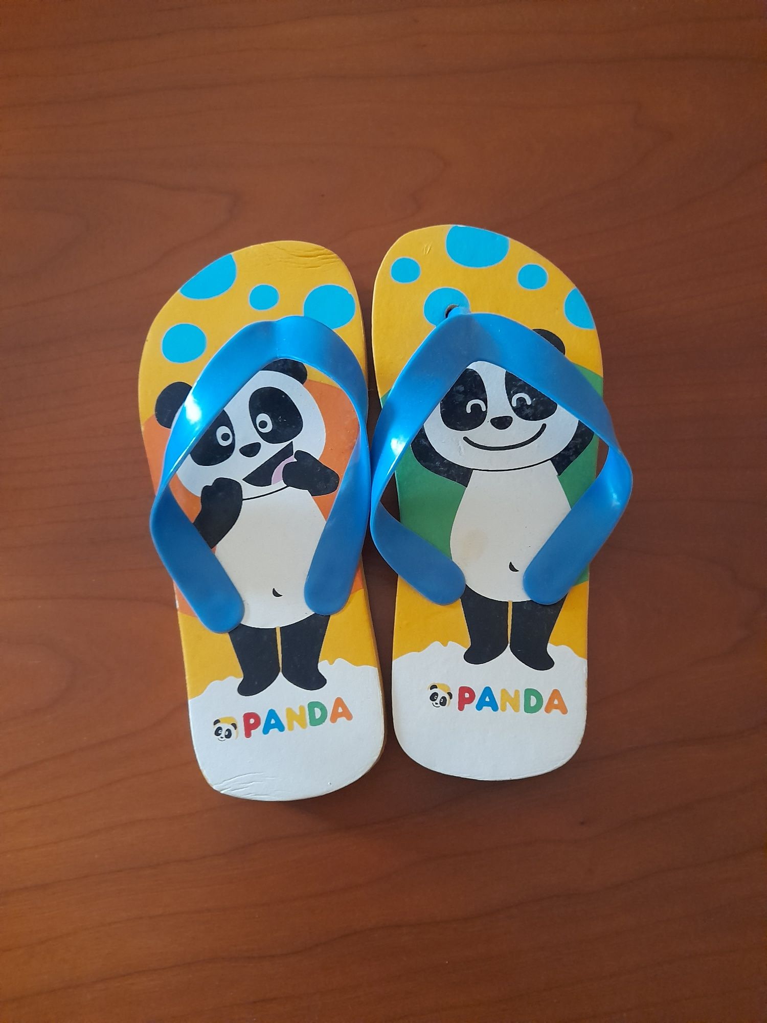 Sandálias  panda novas