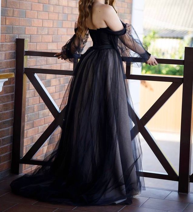 Продам випускну сукню