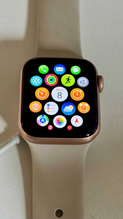 Apple Watch SE 40mm GPS Gold