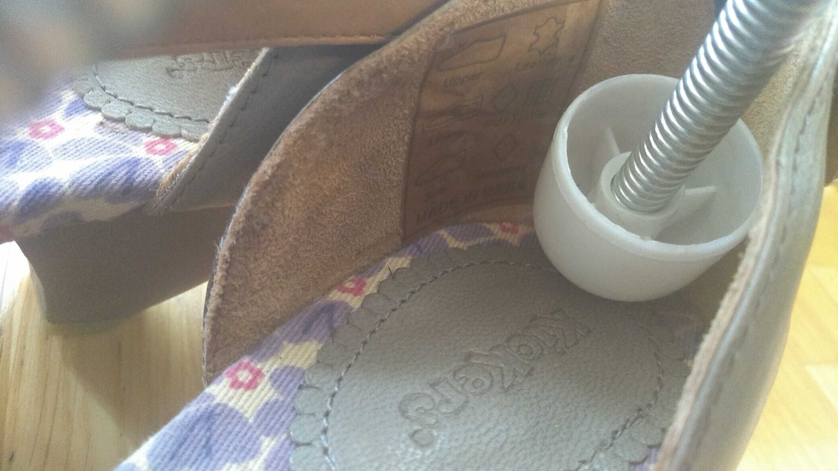 NOWE buty skórzane, markowe Kickers, na słupku, bez palców
