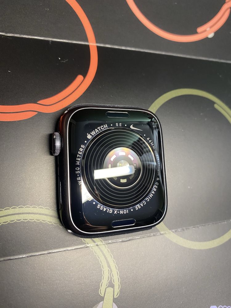 Apple Watch SE Nike 44 мм Повний комплект