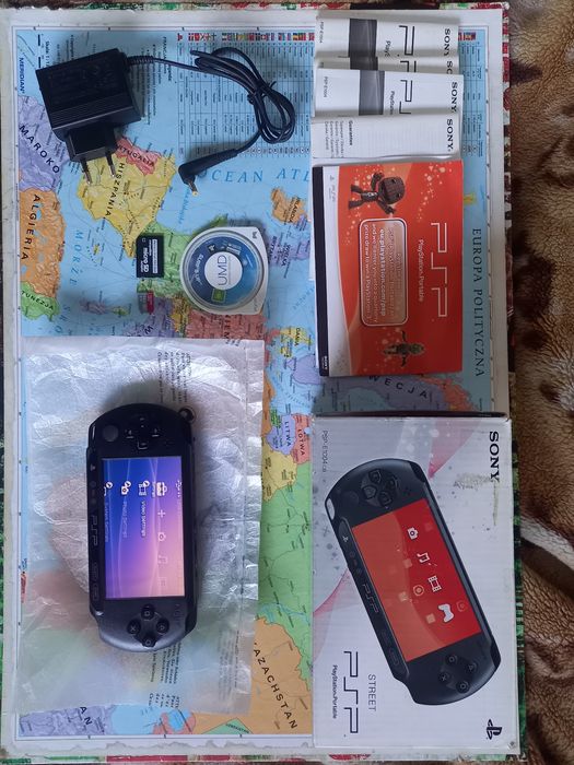 Konsola Sony psp Street E 1004 zestaw 64gb ponad 100 gier stan BDB