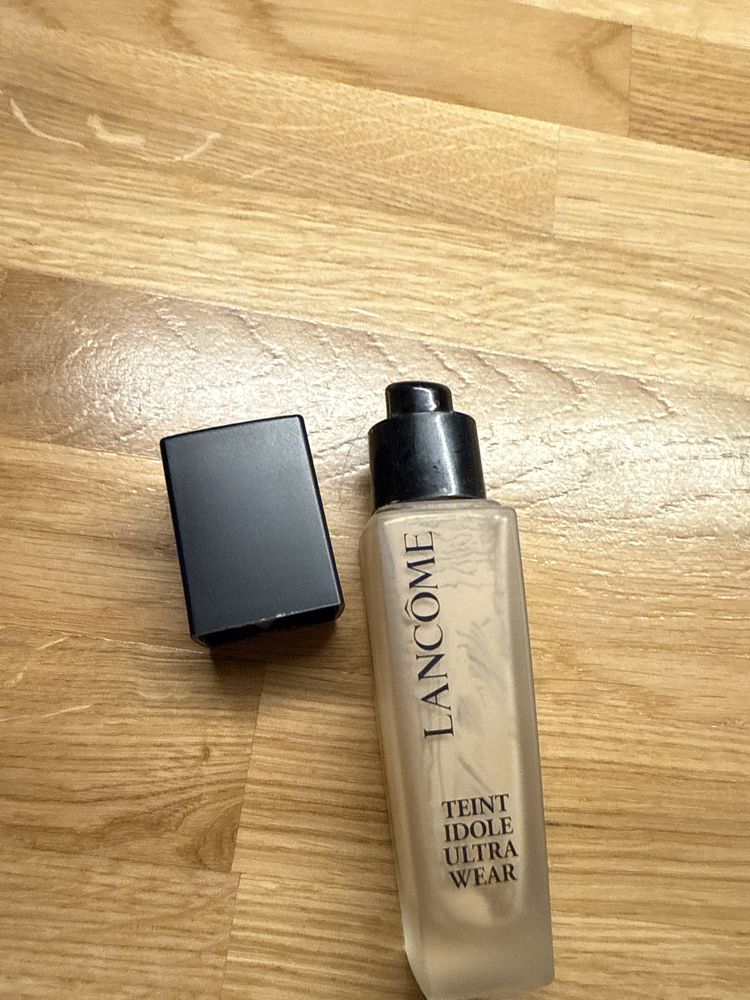 Puste opkaowanie po podkladzie Lancome