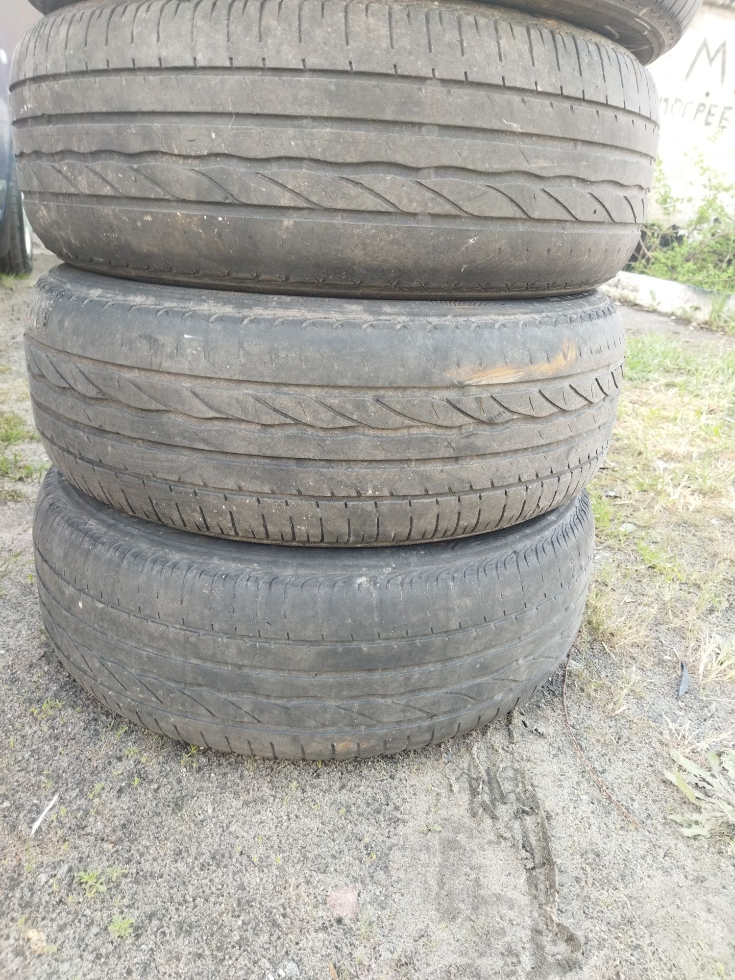 Резина BRIDGESTONE 195 65 R15 91V.2012 г.ЛЕТО