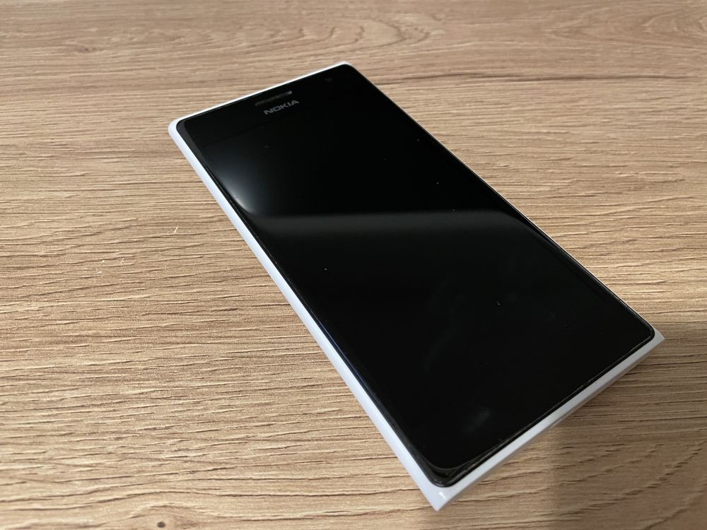 Zadbana Nokia Lumia 735