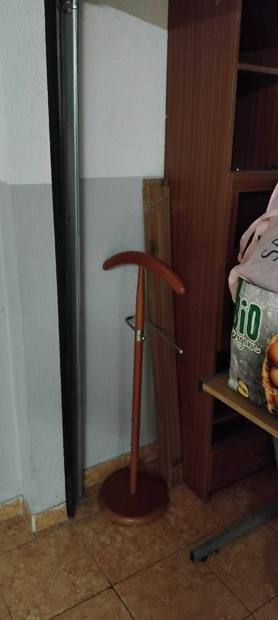 Diversas bens de recheio de casa para dar