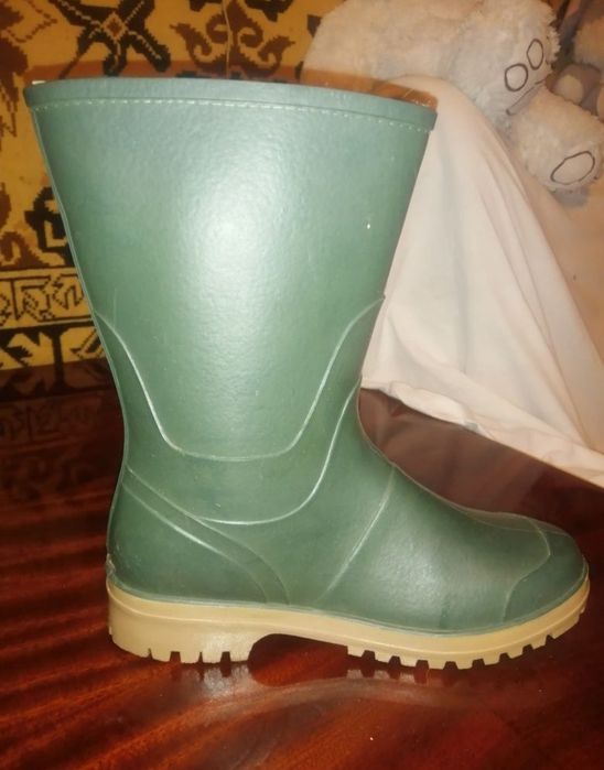 Італьянські жіночі резинові чоботи 38 розмір з овчиним хутром