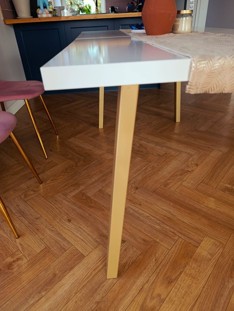 Stół biały złote nogi