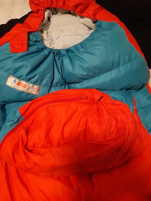 Пуховый спальный мешок- оригинал. Германия.