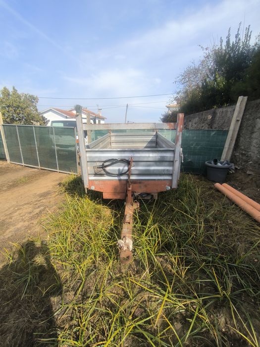 Reboque agrícola 2.500 Kg