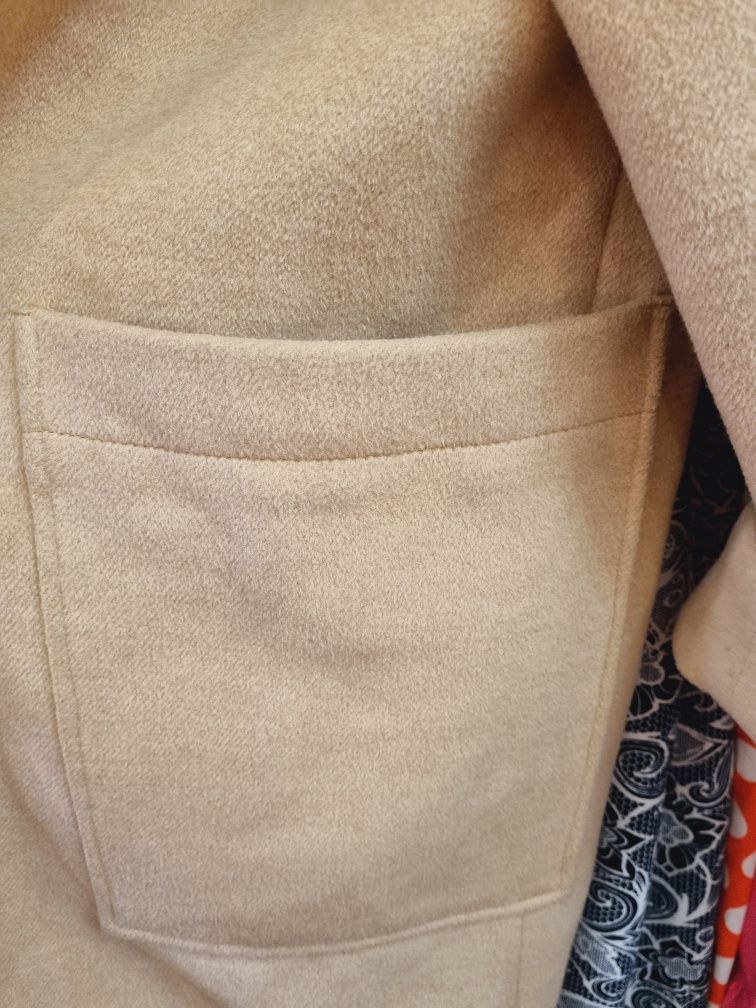 Пальто шерстяное 42 44 бежевое кашемировое в идеальном состоянии