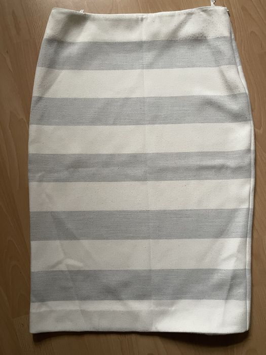 Спідниця жіноча у смужку Viktoria+Woods біла сіра юбка-карандаш довга