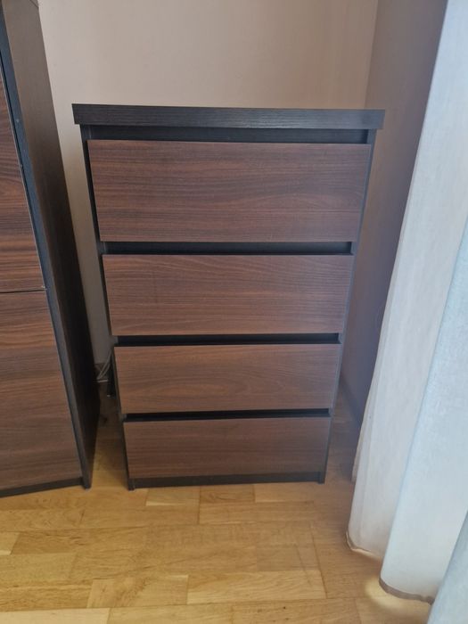 Komplet mebli – komody, regał, szafka wisząca – tanio