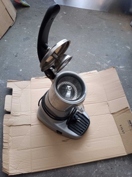 Espremedor de laranjas  AUTOMATICO/ELETRICO (sumo de laranja)