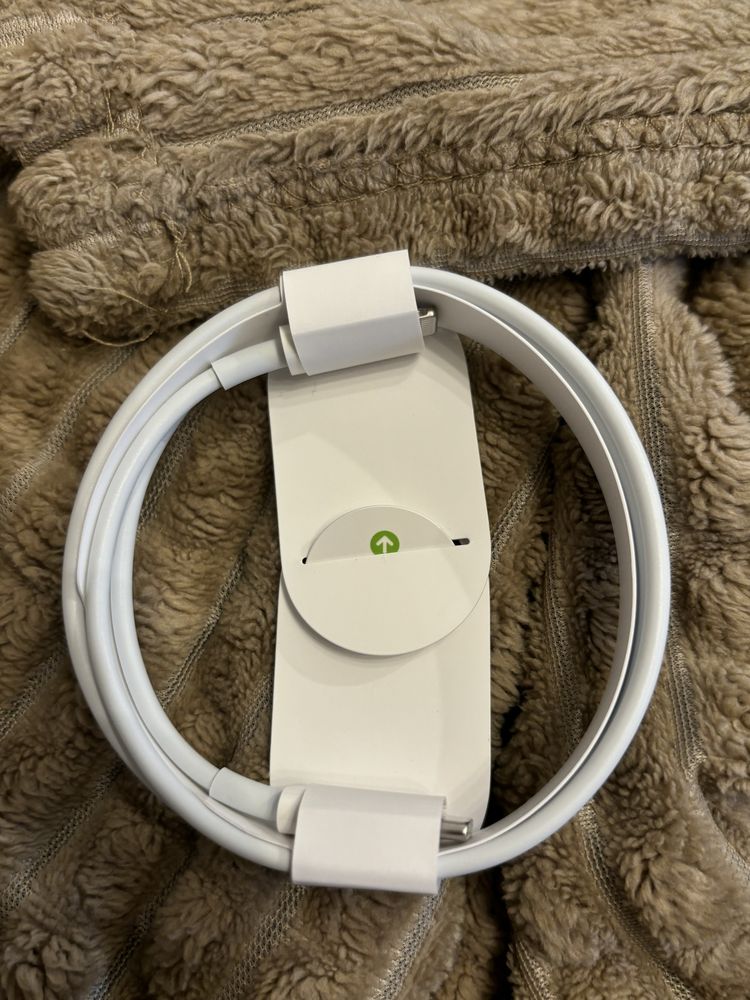 Apple AirPods 3 generacji oryginalne, plus kabel usb c lightning