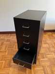 Bloco de gavetas preto