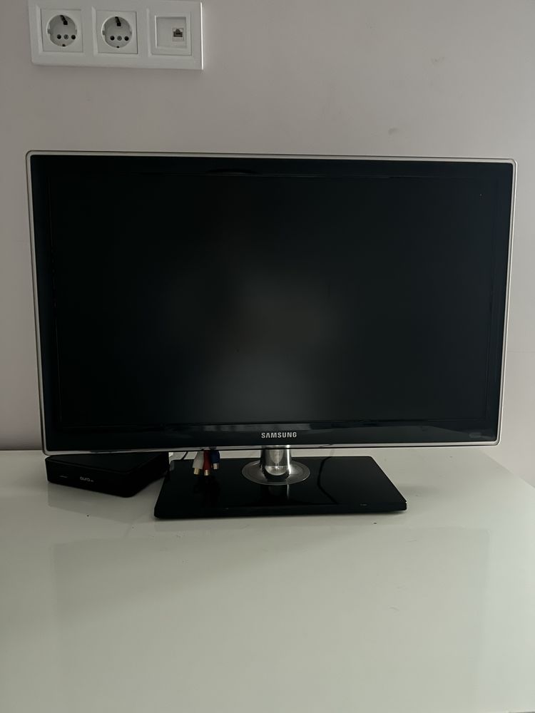 телевизор samsung   UE22D5000NW телезізор самсунг 22