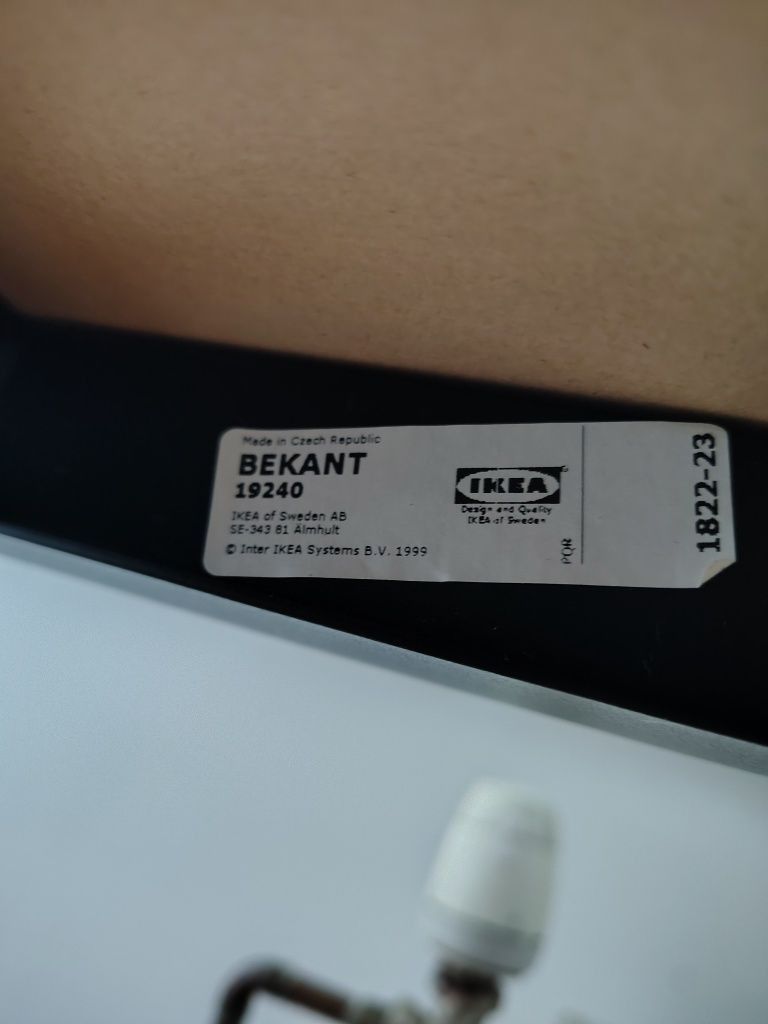 Biurko IKEA bekant 19240 niebieskie 160x80 jak nowe !